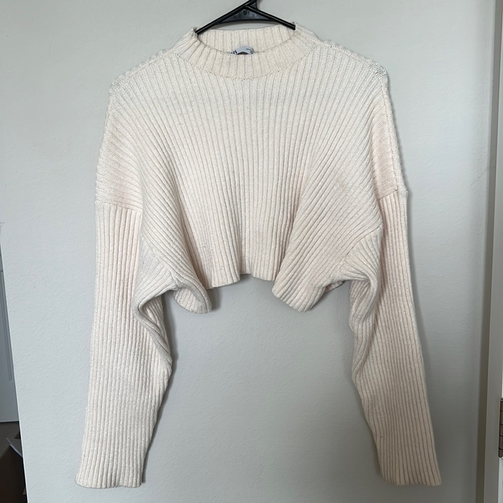 Zara Cropped Sweater- M
